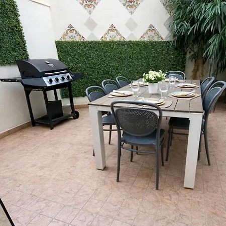 Elegant 4br House With Rooftop Jacuzzi