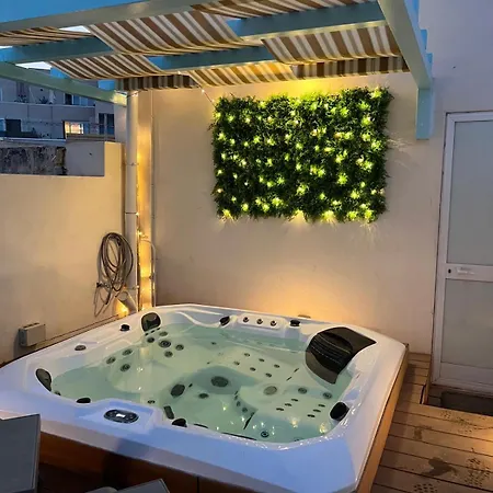 Feriehus Amazing 4-bedroom Town House With Jacuzzi Sliema