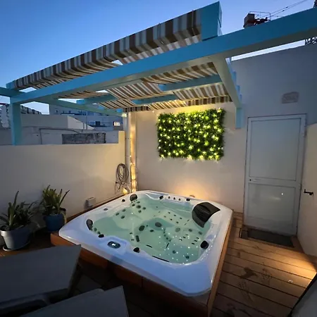 Amazing 4-bedroom Town House With Jacuzzi *