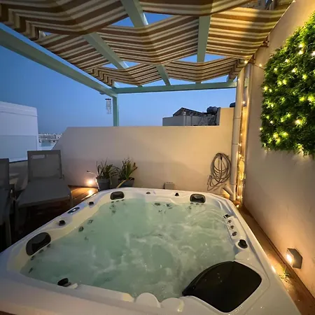 Amazing 4-bedroom Town House With Jacuzzi * Sliema