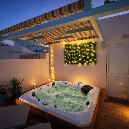 Amazing 4-bedroom Town House With Jacuzzi Sliema