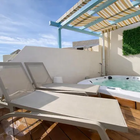 Amazing 4-bedroom Town House With Jacuzzi Tatil Evi