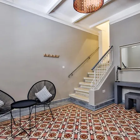 Amazing 4-bedroom Town House With Jacuzzi * סליאמה