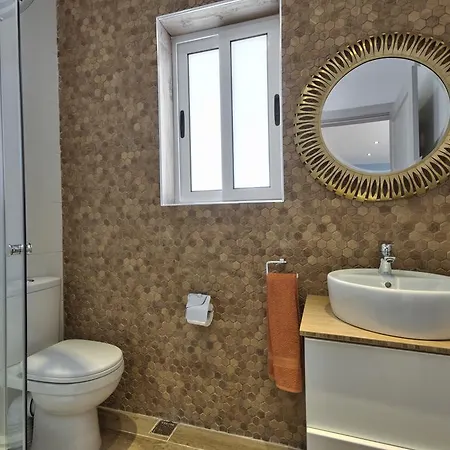 Amazing 4-bedroom Town House With Jacuzzi סליאמה
