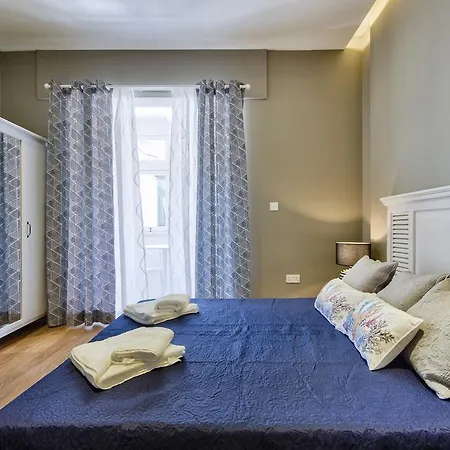 Elegant 4br House With Rooftop Jacuzzi *
