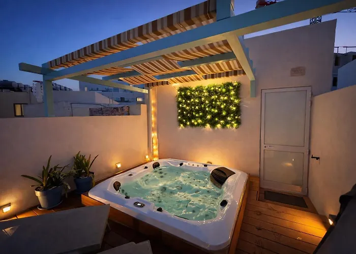 Amazing 4-bedroom Town House With Jacuzzi Sliema