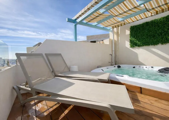 Amazing 4-bedroom Town House With Jacuzzi Tatil Evi