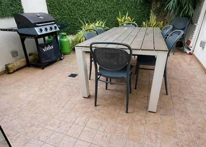 Amazing 4-bedroom Town House With Jacuzzi Tatil Evi Sliema