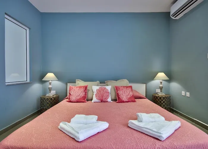 Amazing 4-bedroom Town House With Jacuzzi