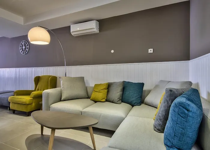 Tatil Evi Amazing 4-bedroom Town House With Jacuzzi Sliema