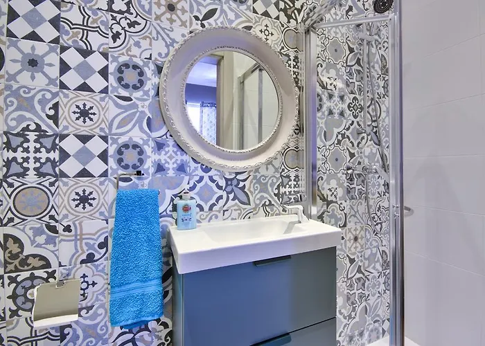 Dom wakacyjny Amazing 4-bedroom Town House With Jacuzzi