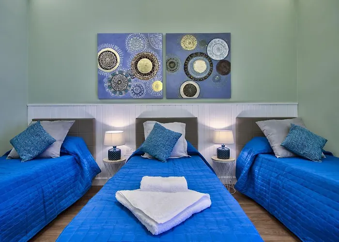 Amazing 4-bedroom Town House With Jacuzzi Sliema