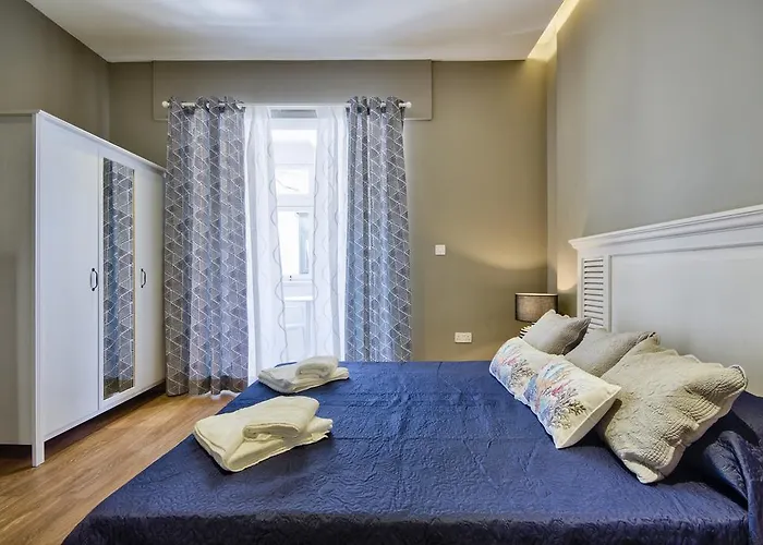 Amazing 4-bedroom Town House With Jacuzzi *