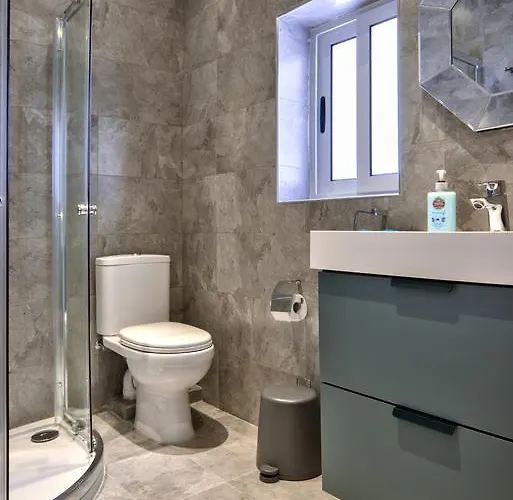 Amazing 4-bedroom Town House With Jacuzzi Tatil Evi